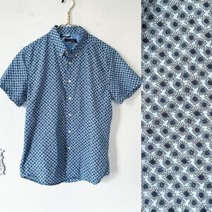 Lords of Harlech Blue Daisy Short Sleeve Button Down Shirt M